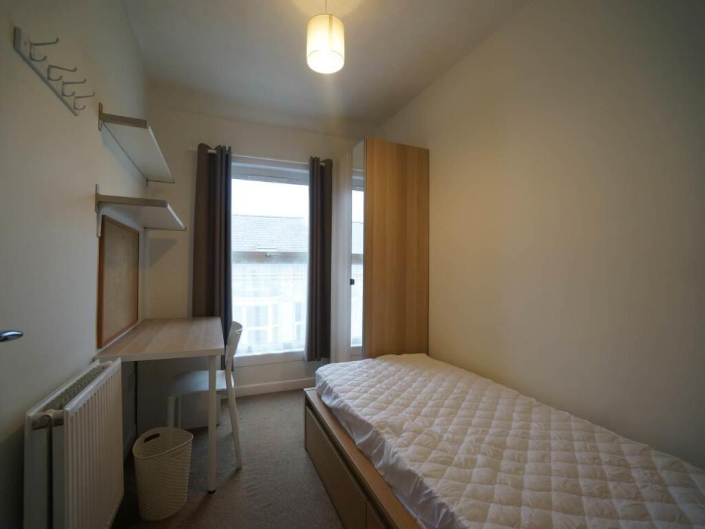 Bedroom 8.JPG