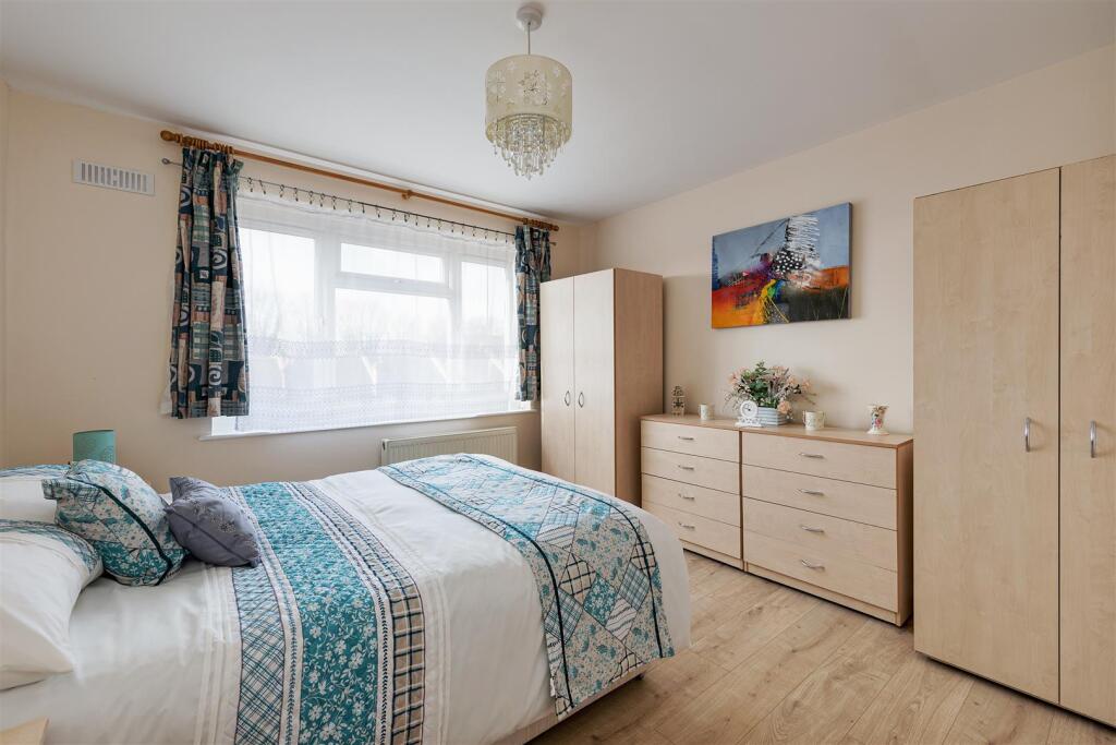 Bulwer Court Road E11