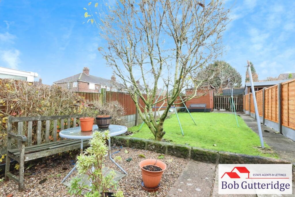 ENCLOSED REAR GARDEN