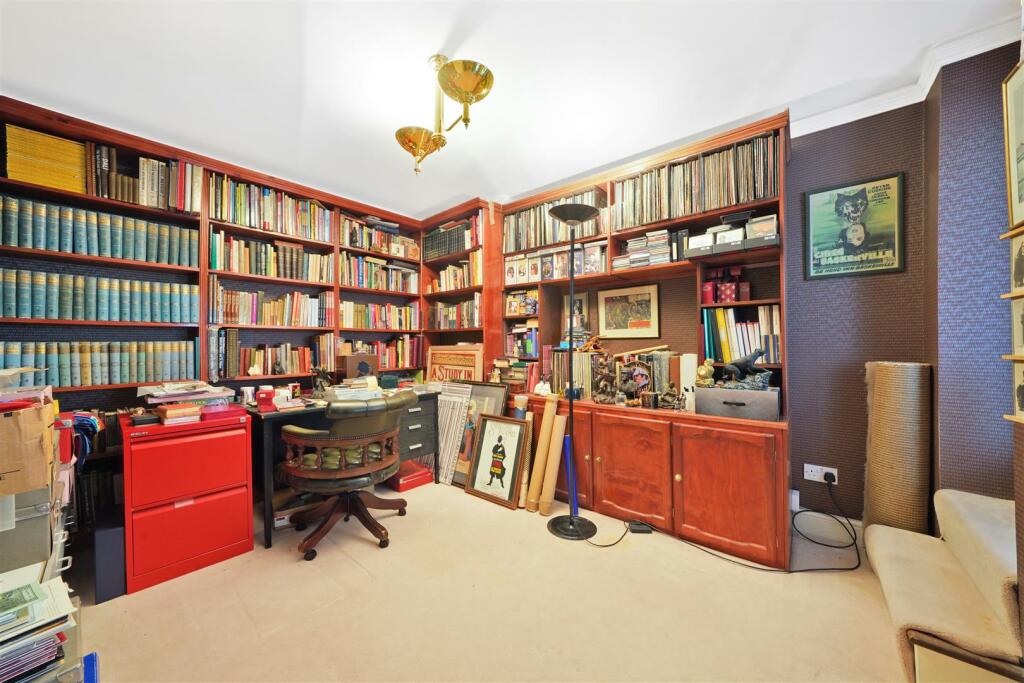 Bedroom 4/Study