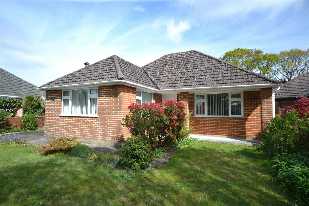 Front of Property 1.JPG