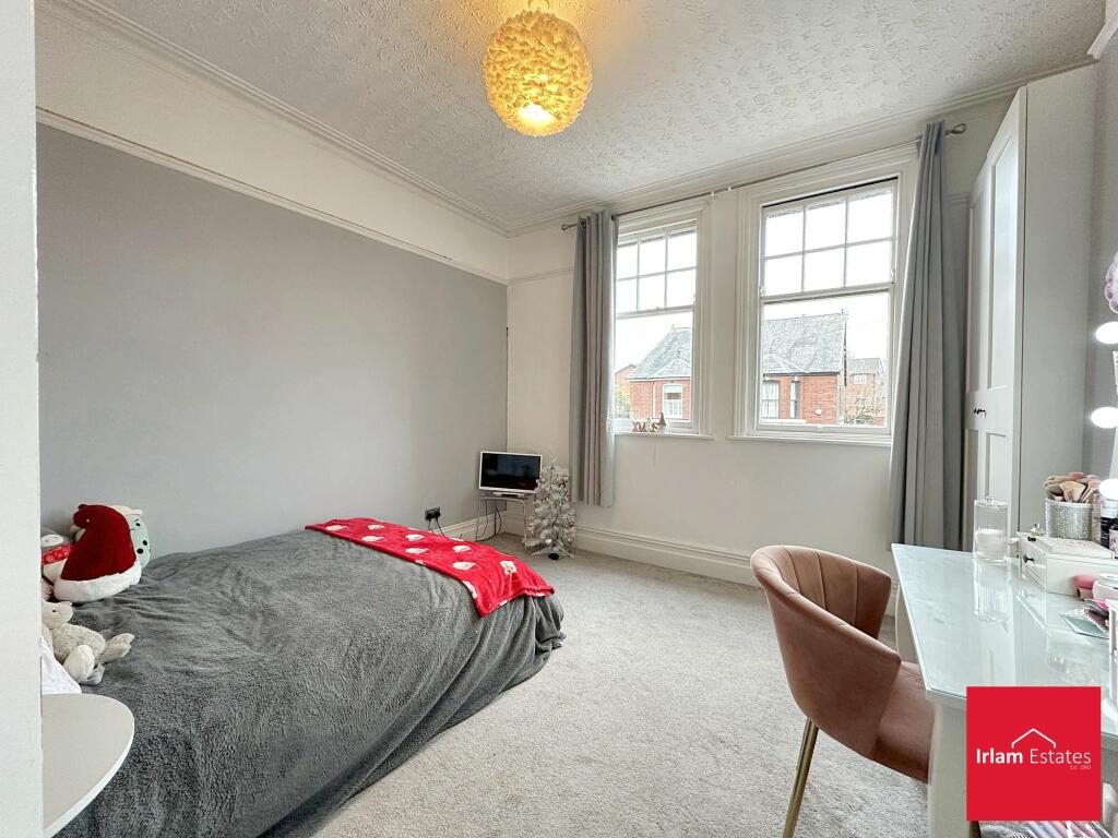 BEDROOM 2
