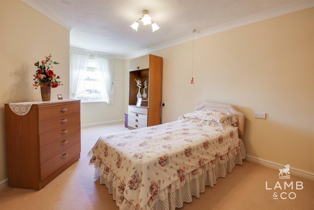 BEDROOM TWO