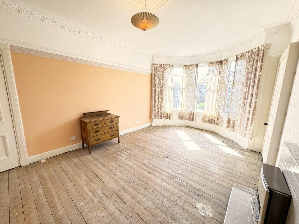 Bedroom 1 (2)