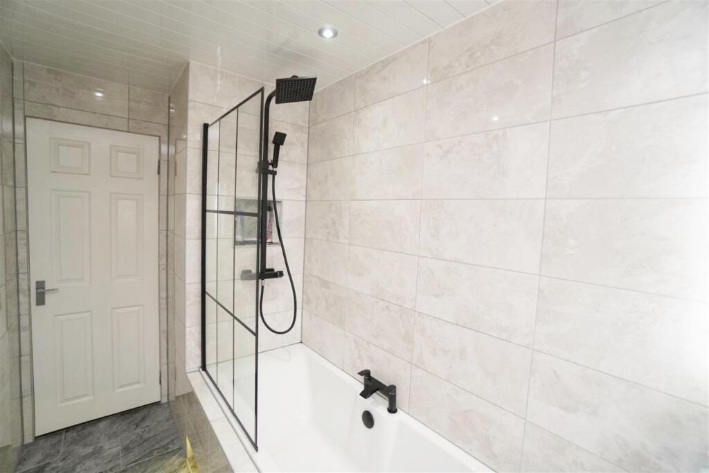 bathroom1.jpg