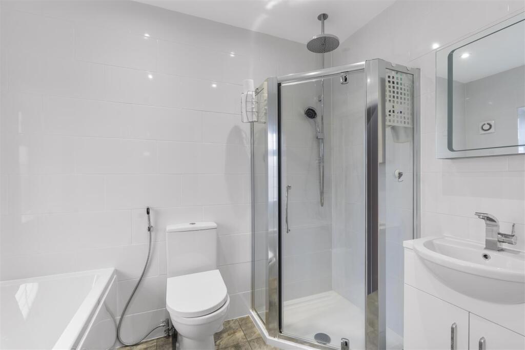 En Suite Bathroom