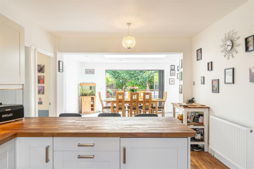 157 Broad Lane - by Visually Rich 01986.jpg