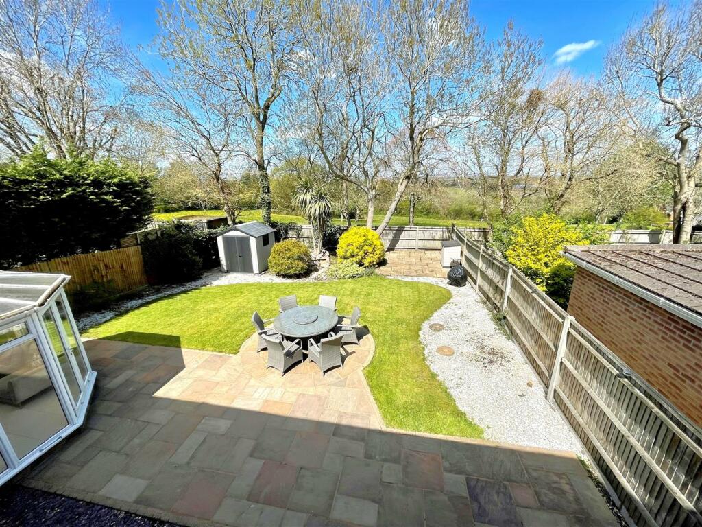 garden 2.jpg