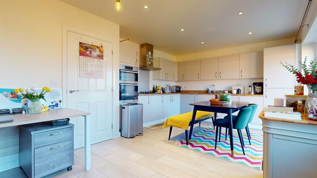 KITCHEN/DINING/FAMILY ROOM