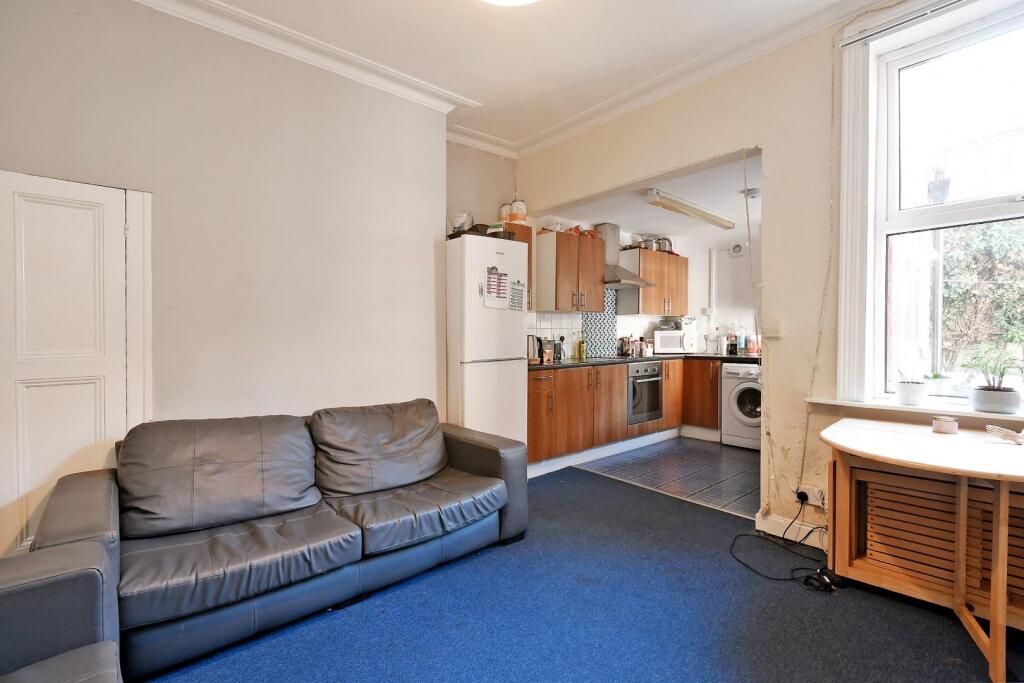 61 Crookes Rd - lounge.jpg