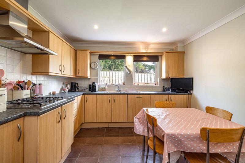 Breakfasting Kitchen