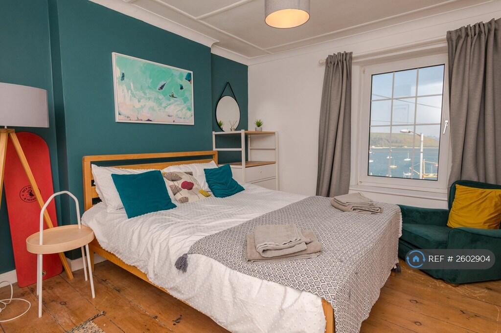 King Bedroom - Sea Views