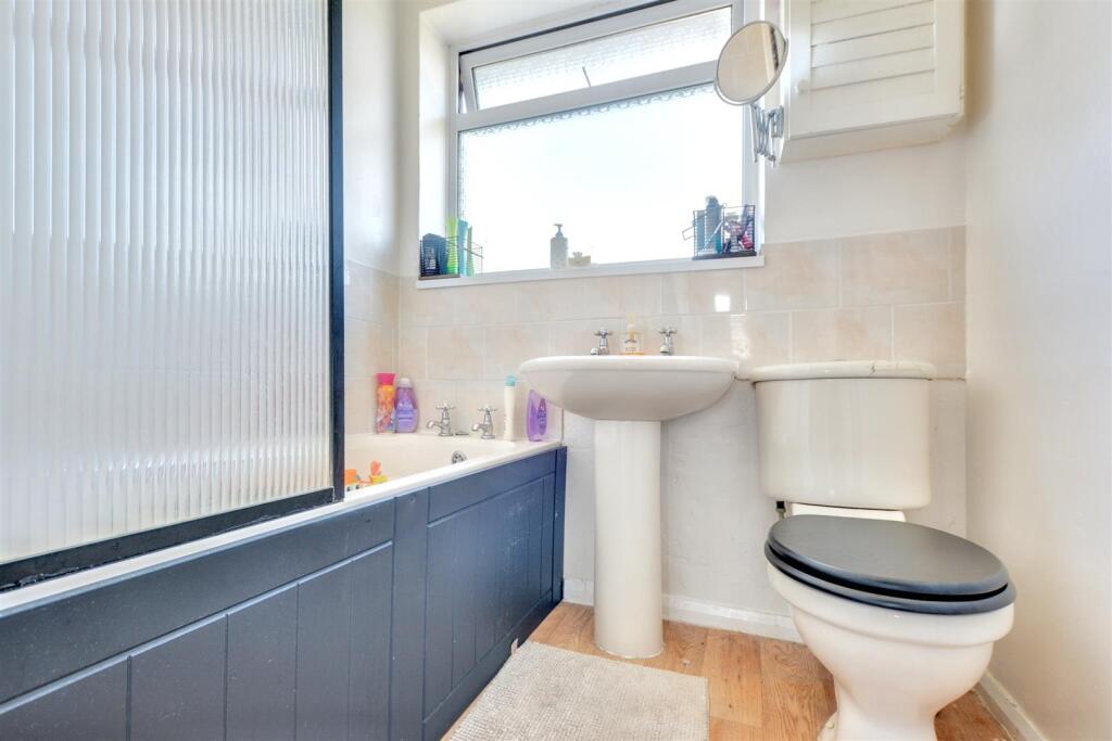 Bathroom_1.jpeg