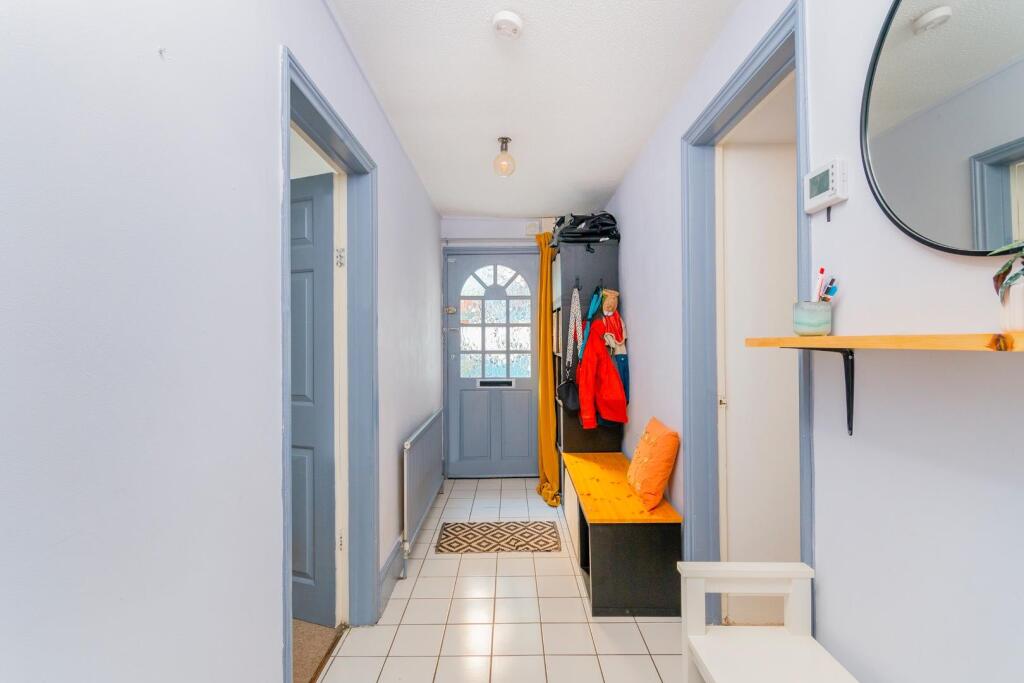 DAORDLEIFGNIRPS57FG - Hallway B.jpg