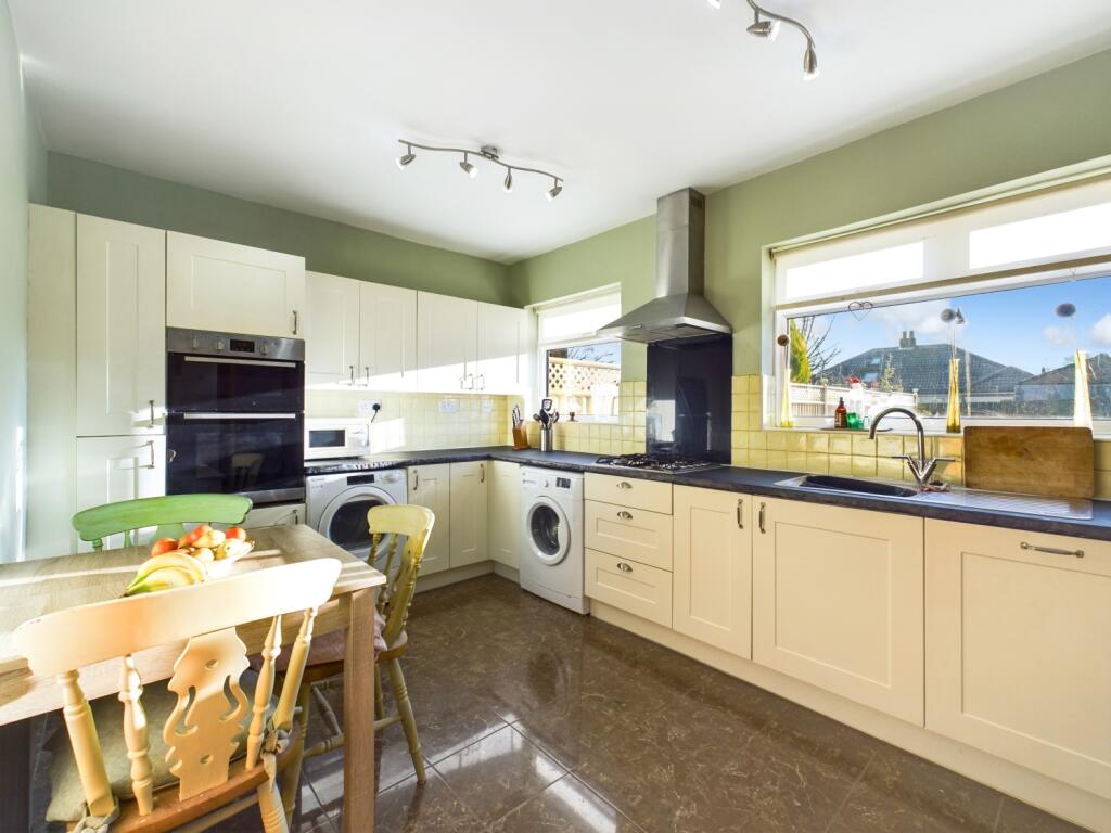 CAM03162G0-PR0195-STILL003