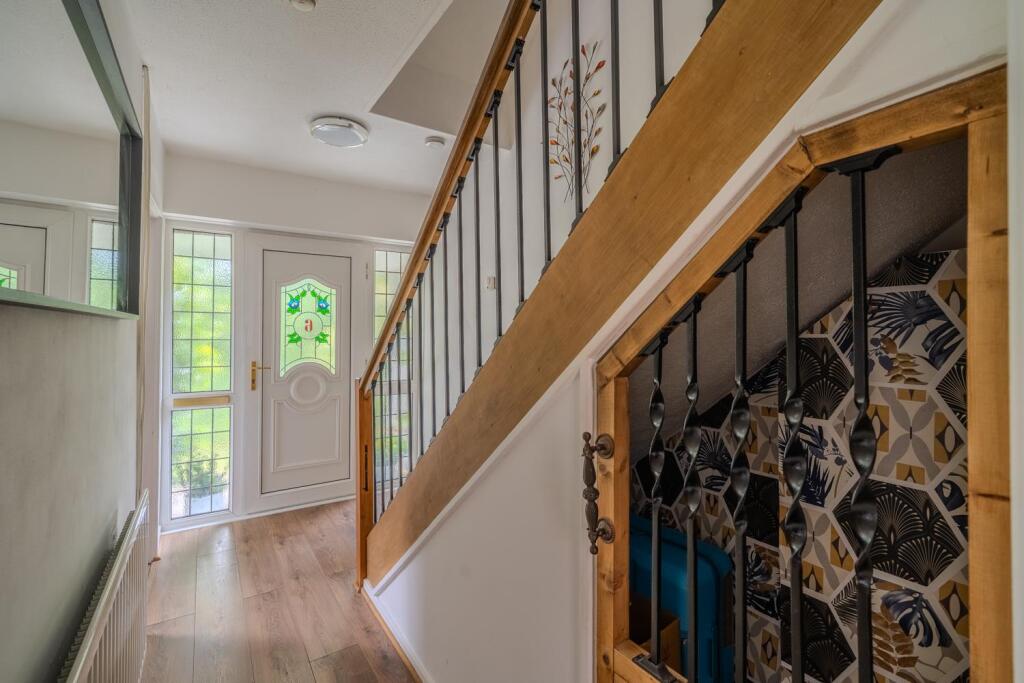 6 Canberra Close-8.jpg