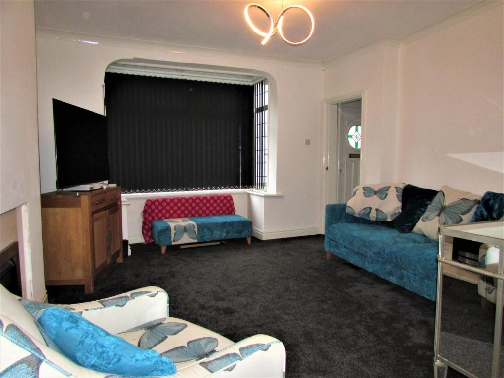 BrownSt34lnge2.JPG