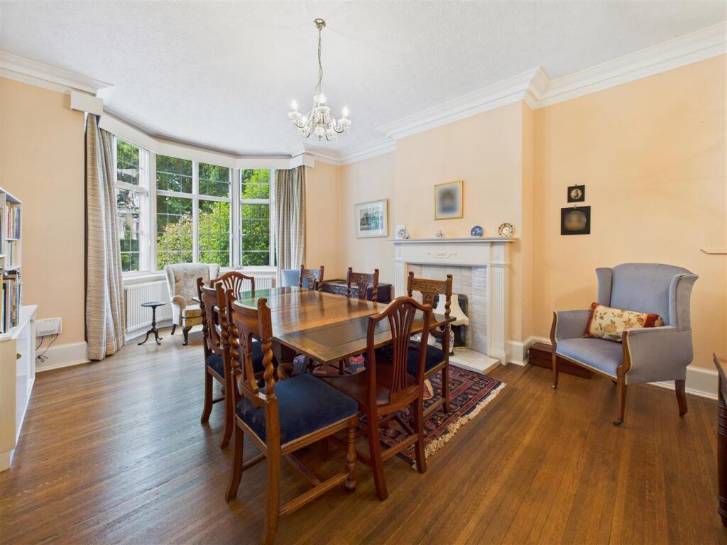 Dining/Sitting Room