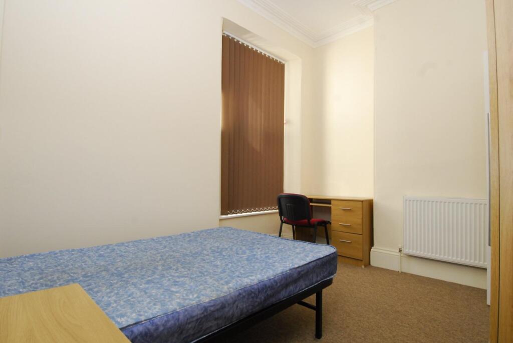 26SalisburyRd003.JPG