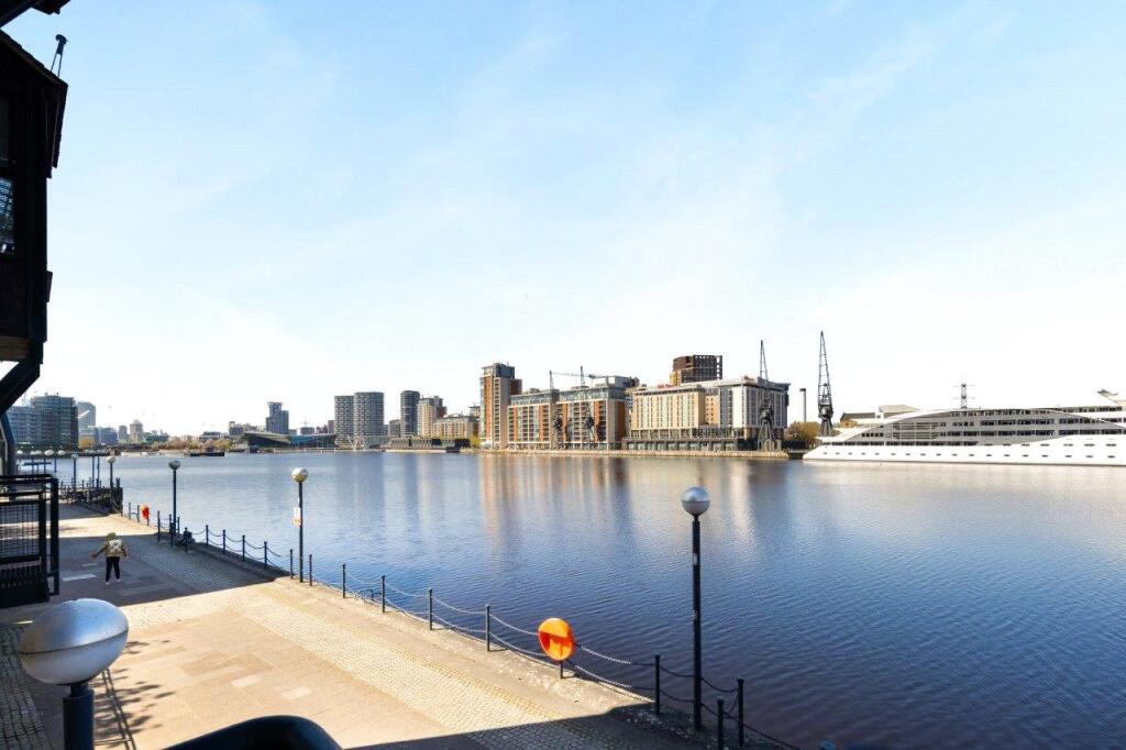 Victoria Dock
