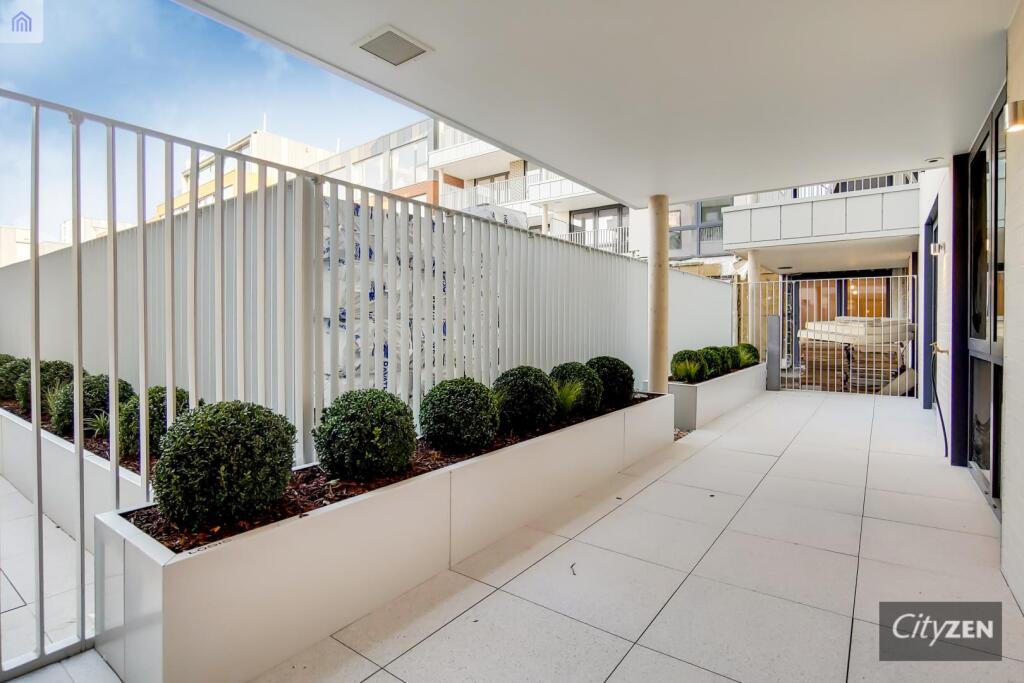 PRIVATE TERRACE