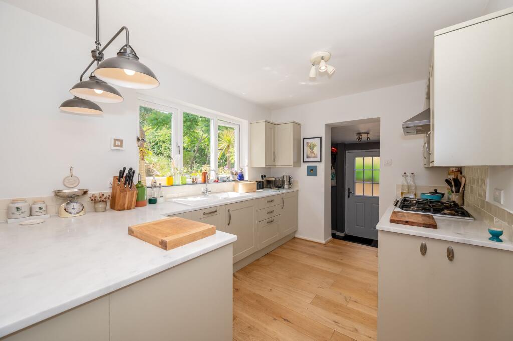 KITCHEN/DINER AND LOUNGE