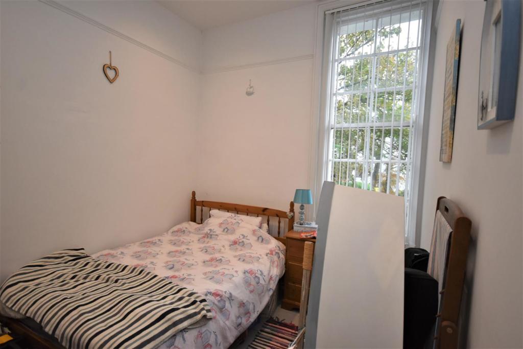 Bedroom 2.JPG