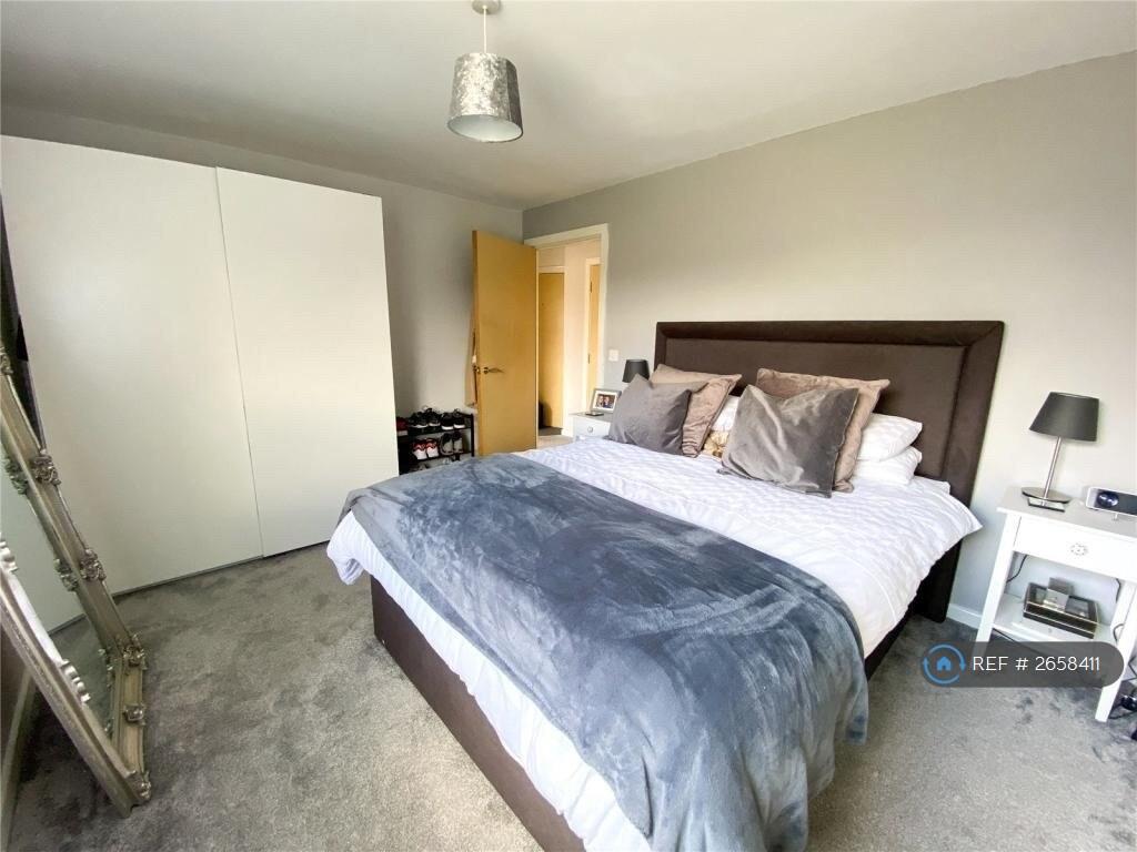 King Size Bed 1