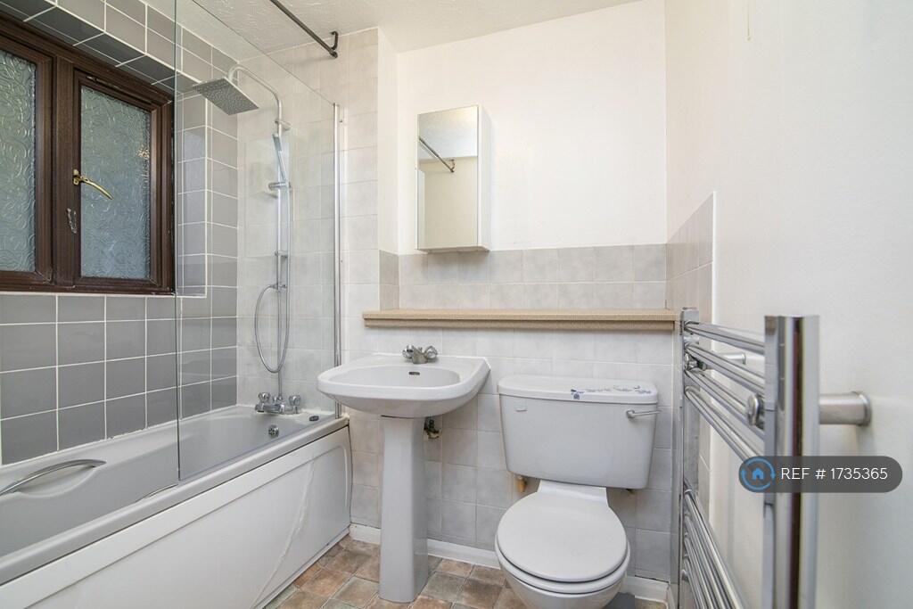 Bathroom (Standing Shower/Bathtub) &amp; Toilet