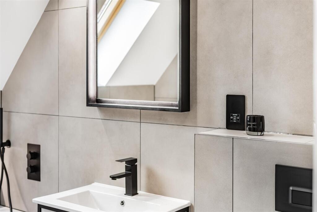 Bathroom close up.jpg