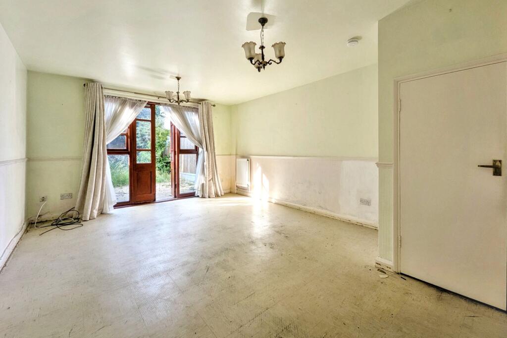 2 Pownsett Terrace, Ilford, Essex IG1 2SW