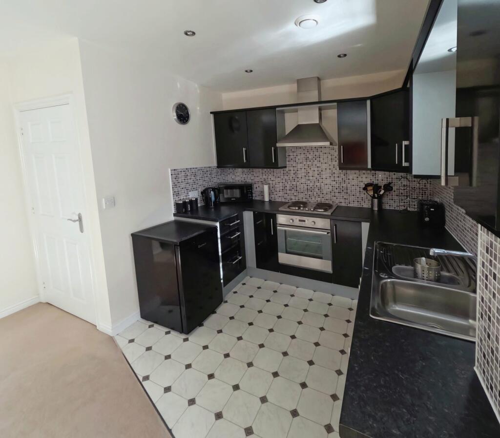 Kitchen Area (2)