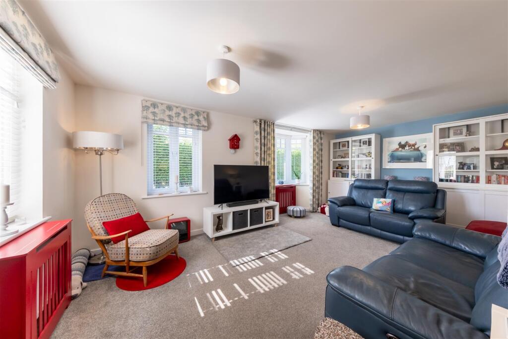 3 Tiverton Way-012.jpg