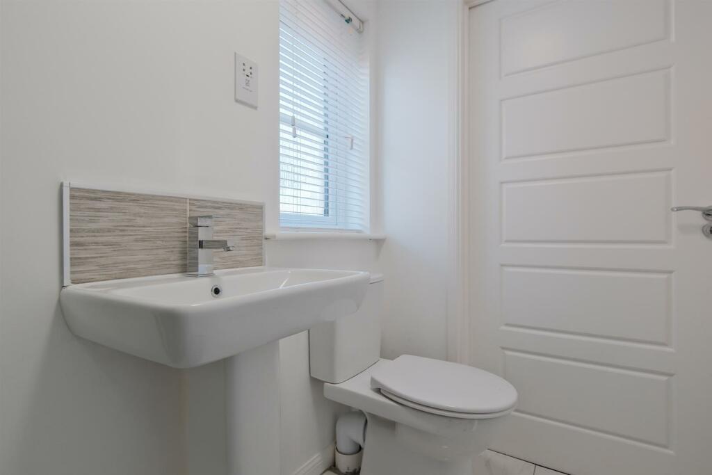 032-14 Brock Place Motherwell ML1 1AH.jpg