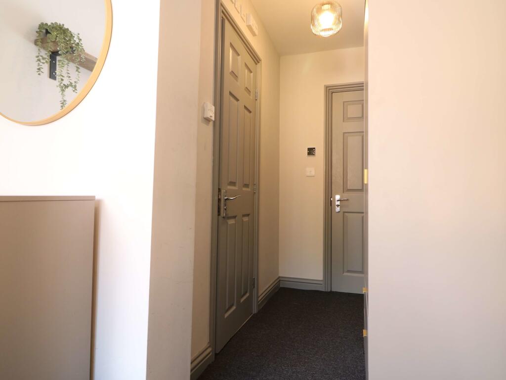 1  Wilberforce Street Room 4 5.JPG