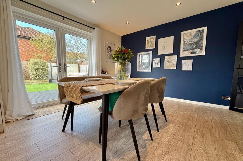 23' Kitchen/Dining Room