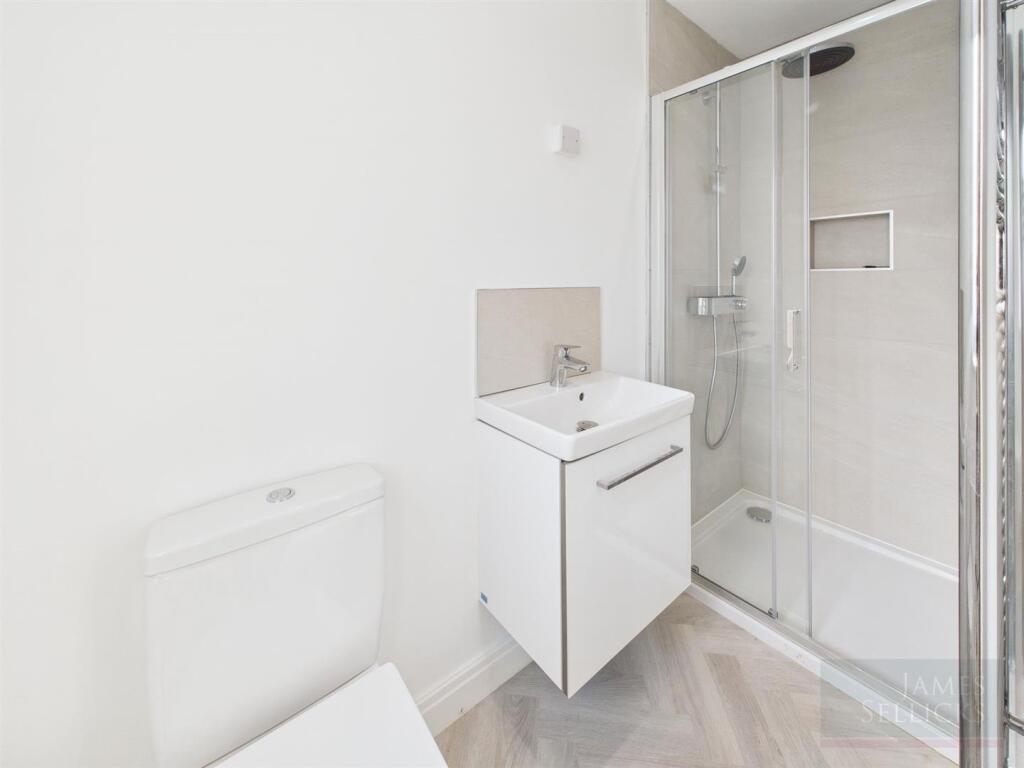 Bedroom 4 En-Suite