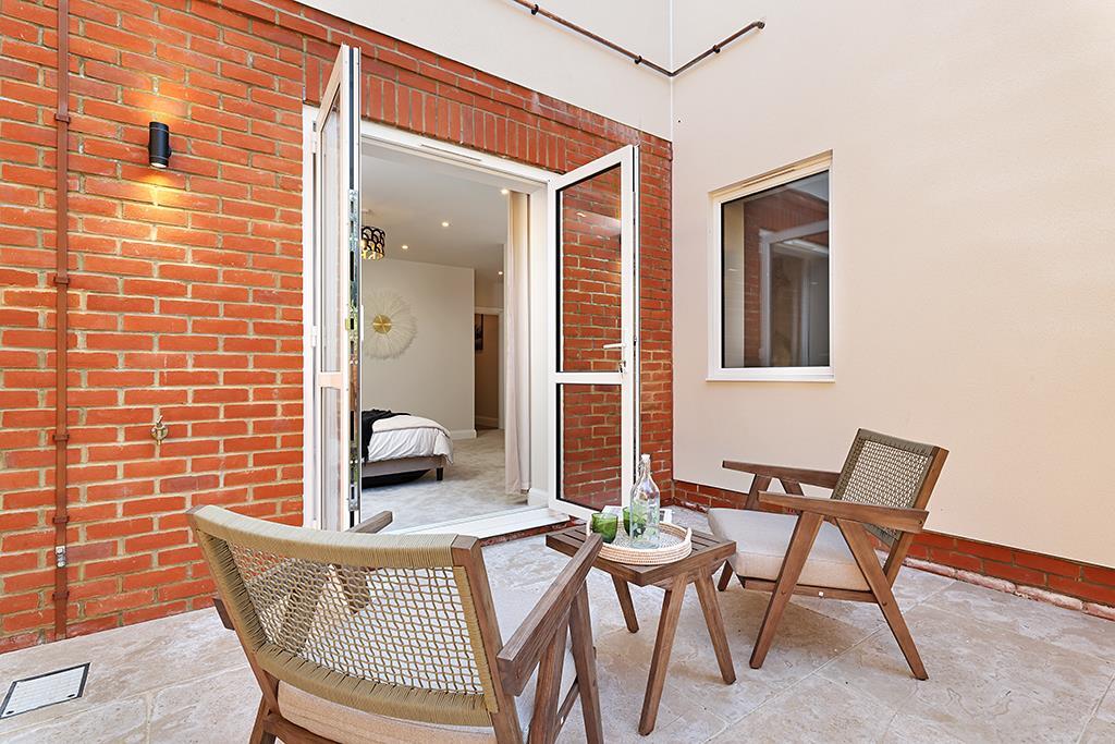 1-CobhamRd-ShowApt-3-7540.jpg