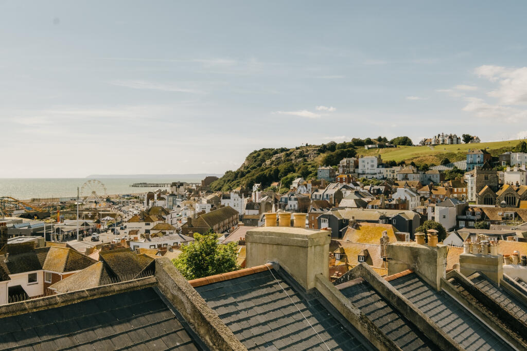 Croft-Hastings-EastHillHouse-Exterior
