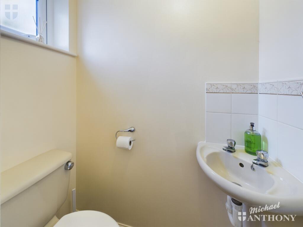 CAM03218G0-PR0405-STILL001