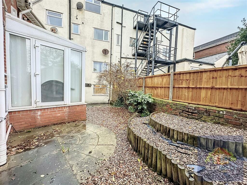 Courtyard Garden