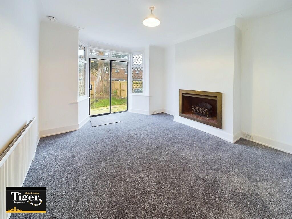 CAM02176G0-PR0437...