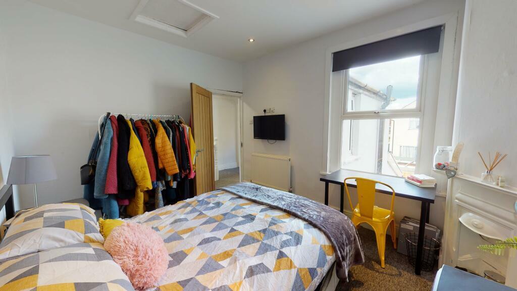 bedroom 2.jpeg