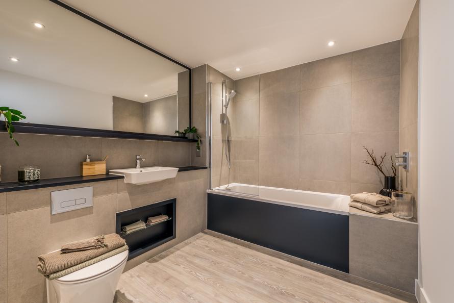 Lampton Bathroom - 1 bed