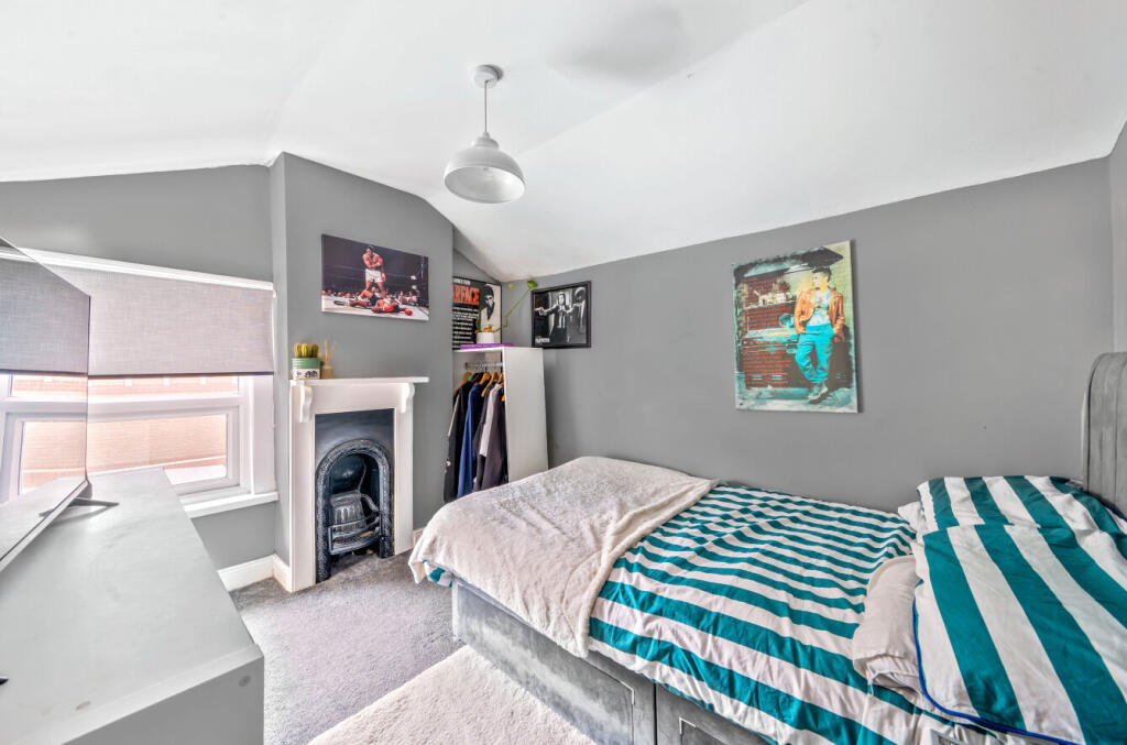 1317760-19-685edc...