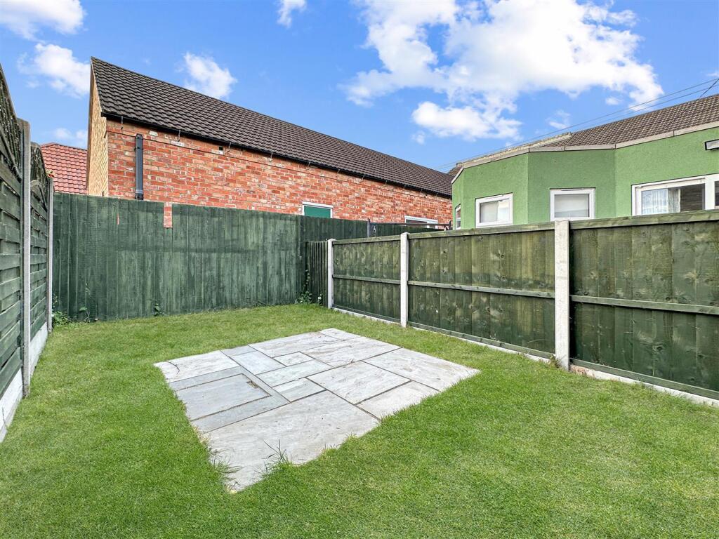 Low-Maintenance Rear Garden 715