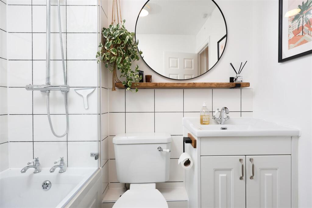 7 Niebull Close 14.JPG