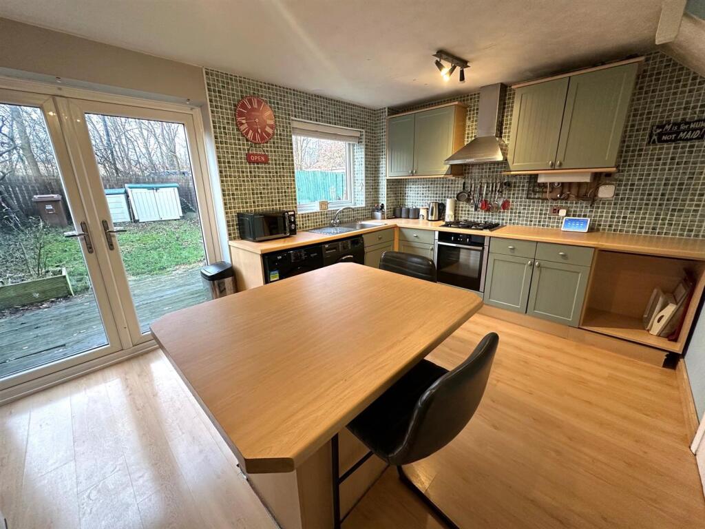 kitchen 1.jpg