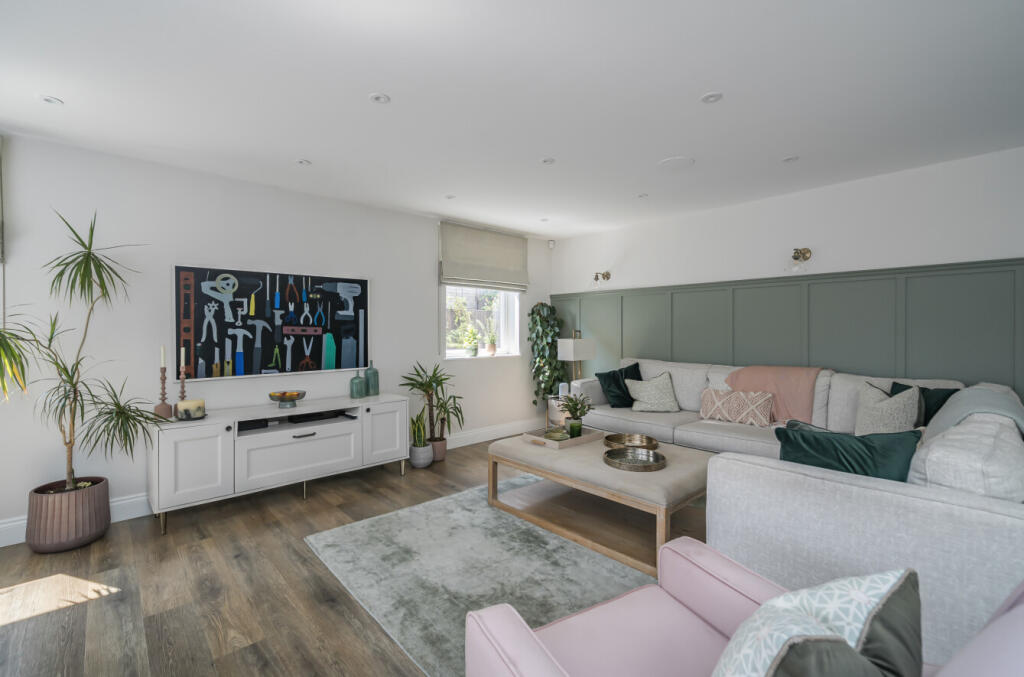 1309864-9-685438c...