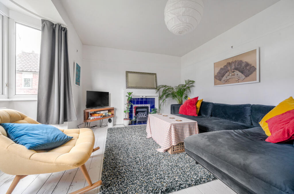 1299009-12-6836cd...